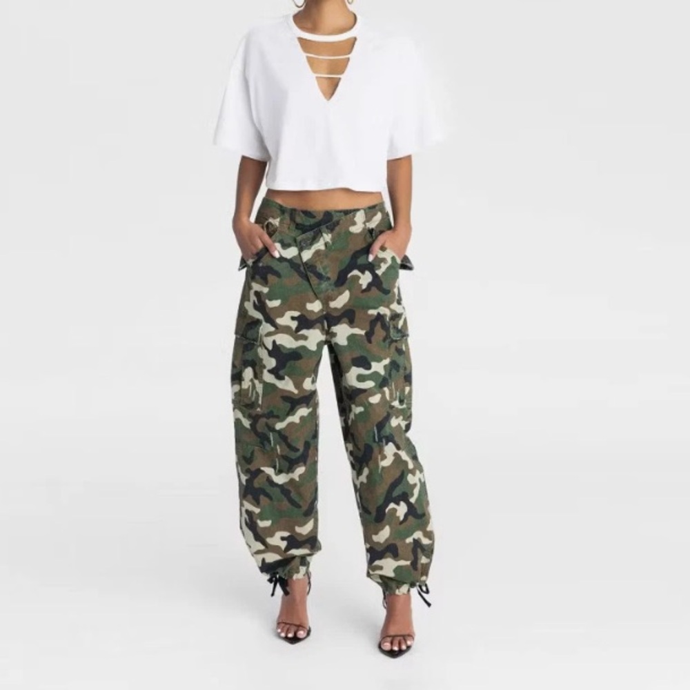 NWT KBB by KAHLANA Mid-Rise Straight Leg 'The Cargo Jogger'- CAMO